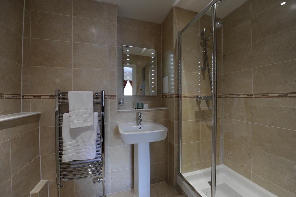 Edinburgh City Suites Номер фото